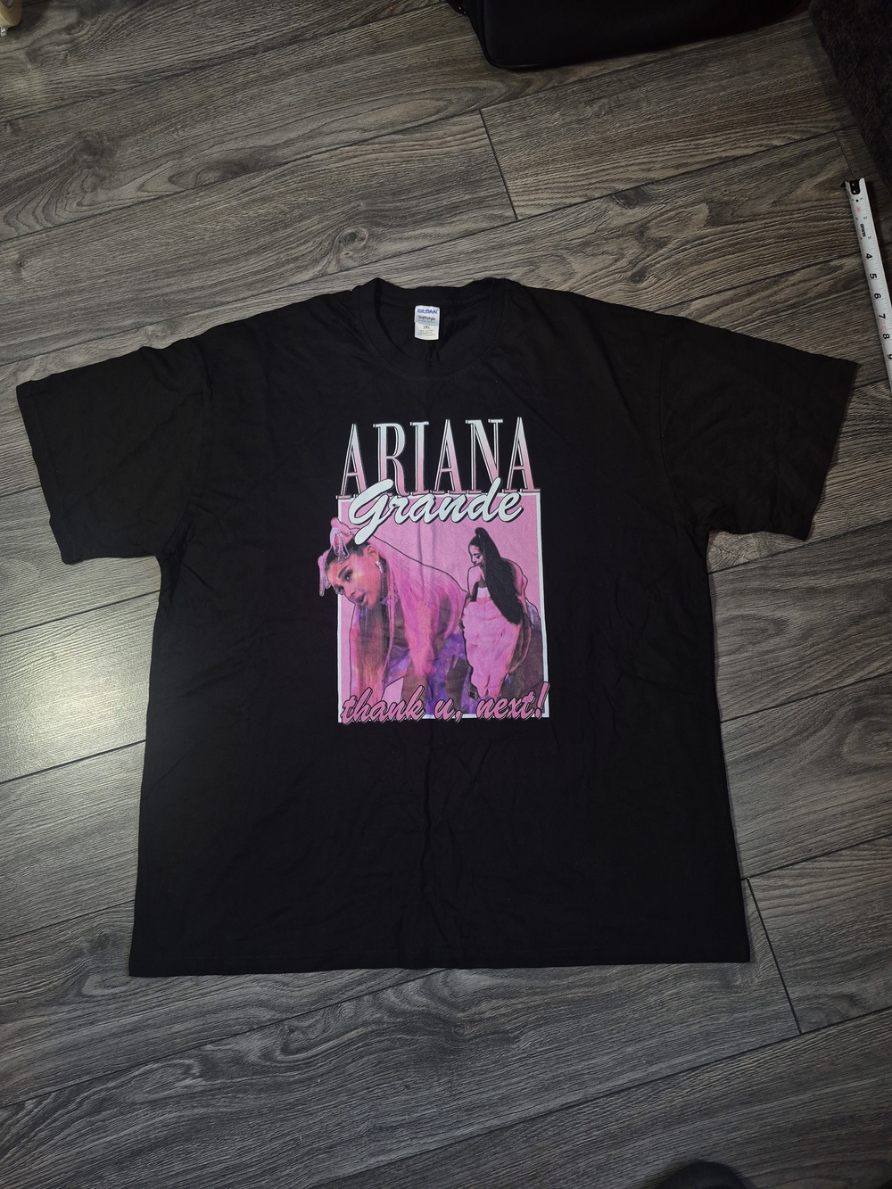 Ariana Grande Sweetener World Tour 2019 T-Shirt – Black Gildan Softstyle!